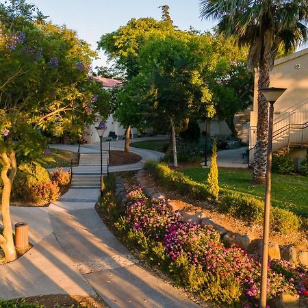 Keshet Yehonatan Country Lodging Bagian luar foto