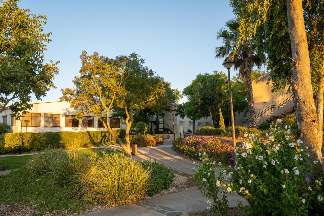 Keshet Yehonatan Country Lodging Bagian luar foto